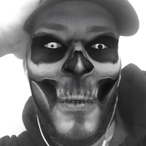 Meet your Posher, Dennis